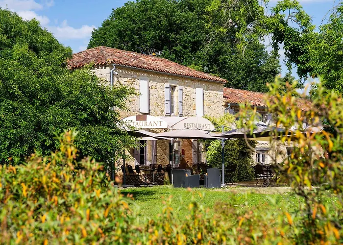 Logis Hotel & Restaurant - Auberge De Larressingle