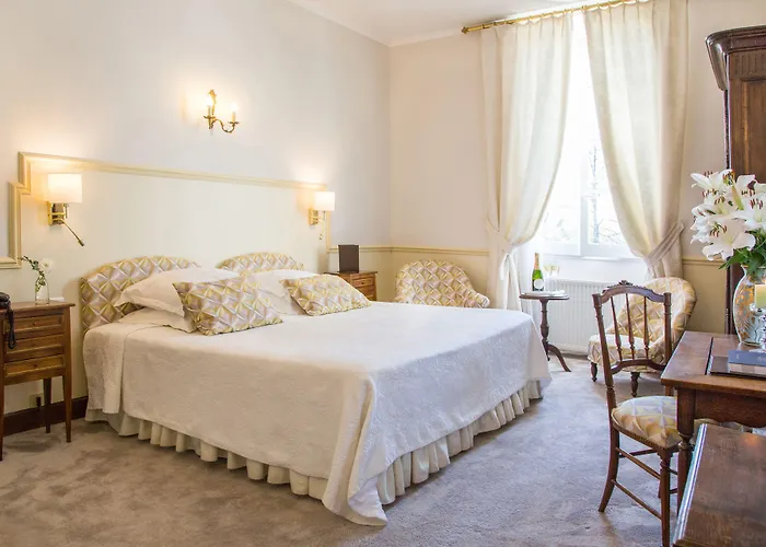Logis Hotel Restaurant Chateau Bellevue